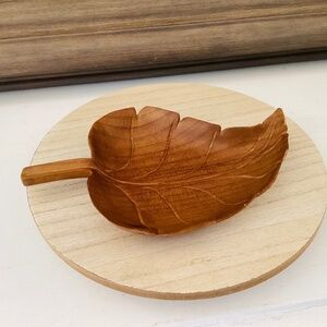 Vintage Wooden Leaf Catch All Tray Jewelry Dish Décor Accent Natural Rustic Home